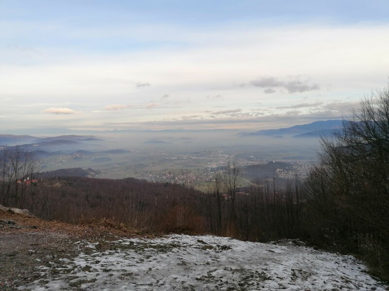 Koča na Planini nad Vrhniko