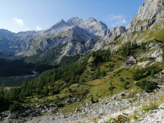 Vodnikov dom na Velem polju 