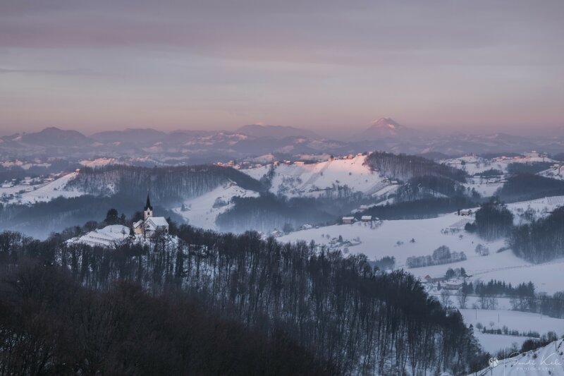 Cerkev svete Ane na Velikem vrhu v Halozah