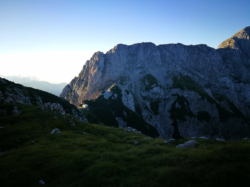Cojzova koča na Kokrskem sedlu