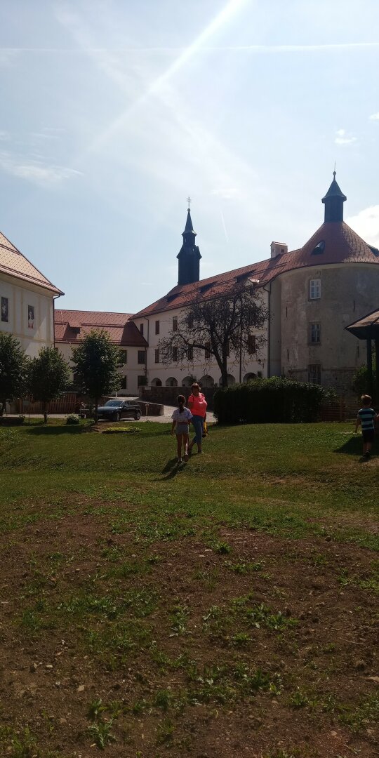 Grajski vrt pri Škofjeloškem gradu