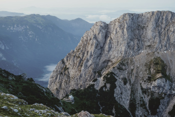 Cojzova koča na Kokrskem sedlu 