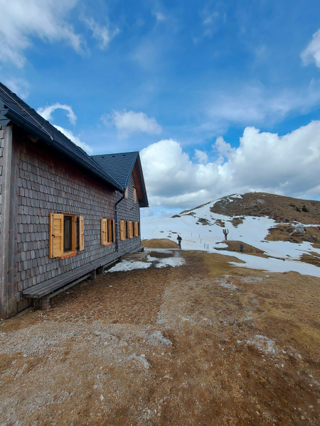 Krekova koča na Ratitovcu
