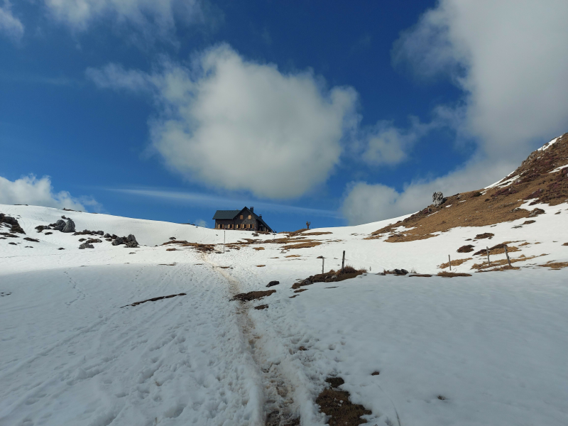 Krekova koča na Ratitovcu