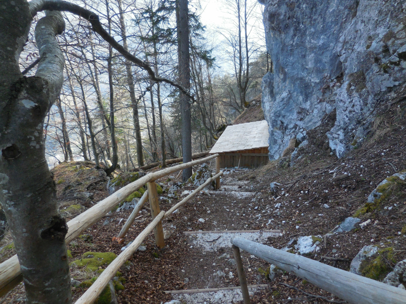 Partizanska bolnišnica na Mežakli