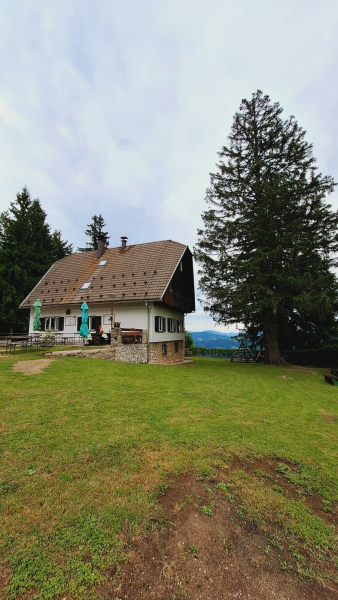 Poštarski dom pod Plešivcem 